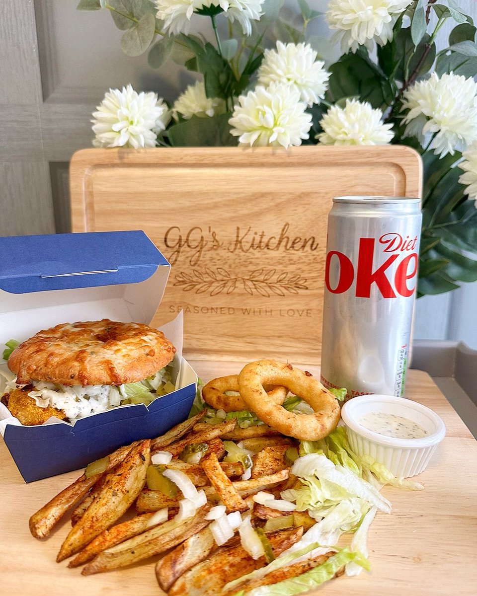 Sw_what_gg_eats's tweet photo. 🍟🍗𝔾𝔾’𝕤 𝕄𝕔 𝕔𝕙𝕚𝕔𝕜𝕖𝕟 &amp; 𝕔𝕙𝕖𝕖𝕤𝕖 𝕤𝕒𝕟𝕕𝕨𝕚𝕔𝕙🍗🍟

I love making my own recipe ideas 
Really fancied a burger today 
This was absolutely delicious 🤤 

@SlimmingWorld @AldiUK @asda @Frylighthq @NYBakeryCo https://t.co/MzPaYxFc9X