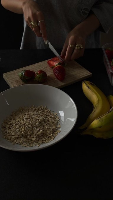 daria_wite's tweet photo. healthy body, healthy mind https://t.co/yFtDBIFoJF