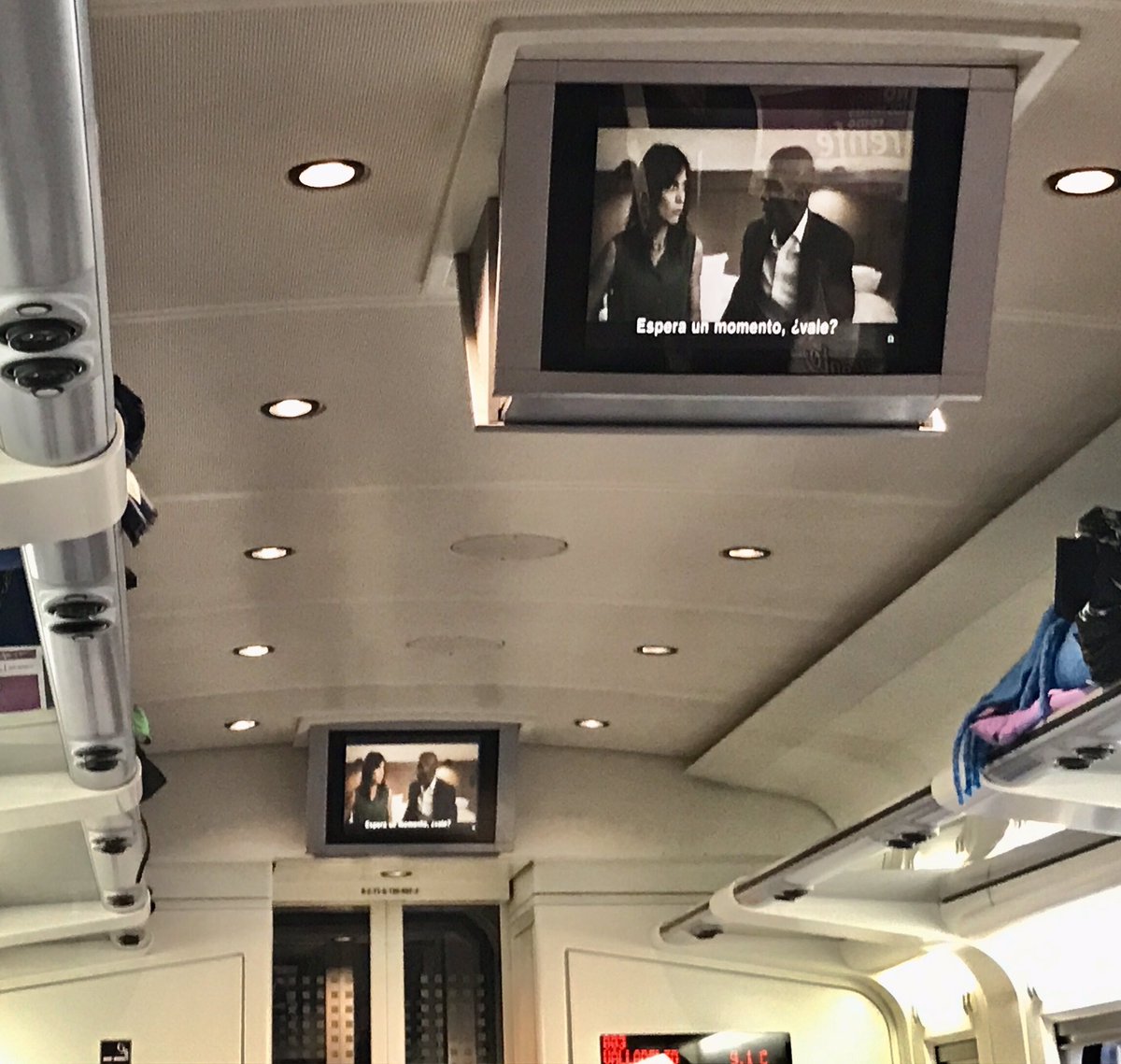 Rober, sigues viajando!! Qué bonito ver #Lugaresalosquenuncahemosido en el tren !  <a href="/DeepEntrtnmnt/">Deep Entertainment</a> <a href="/mividarueda/">Roberto Pérez Toledo</a> #RobertoPerezToledo @renfe #EmilioBuale