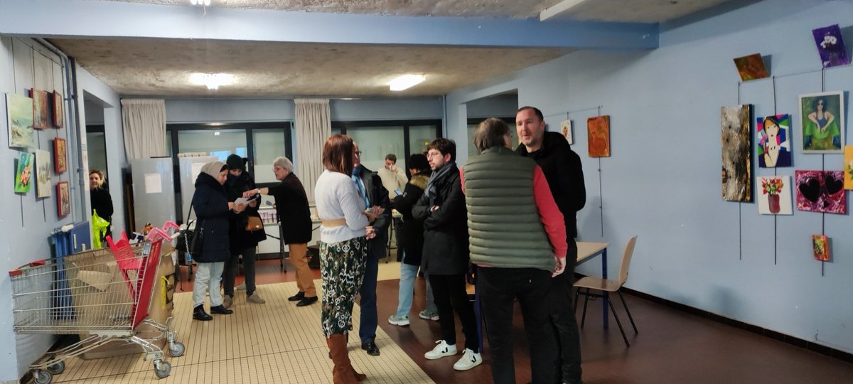 Au plus près de ceux qui en ont le plus besoin, c'est l'une des missions de @poleemploi_HDF ! Merci les <a href="/restosducoeur/">Les Restos du Coeur</a> ,la mairie <a href="/lillefrance/">Ville de Lille</a> ,la mission locale et le centre social Simone Veil. Tous ensemble sur le terrain ! <a href="/danielgoin59/">Goin Daniel</a>  <a href="/Martin_davidb/">Martin David-Brochen</a> <a href="/LEPETITSteph/">stephane LEPETIT</a>