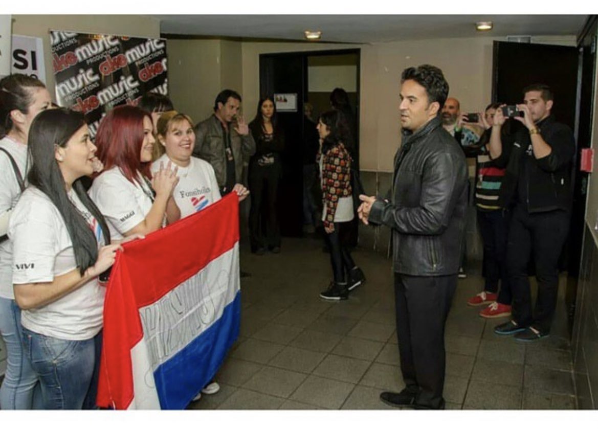 maga_mai's tweet photo. @LuisFonsi Cuando tus @FonsiHolics_Py viajo de Paraguay a Buenos aires 😍 amamos este momento😍💖 https://t.co/KLa9fRQmQU