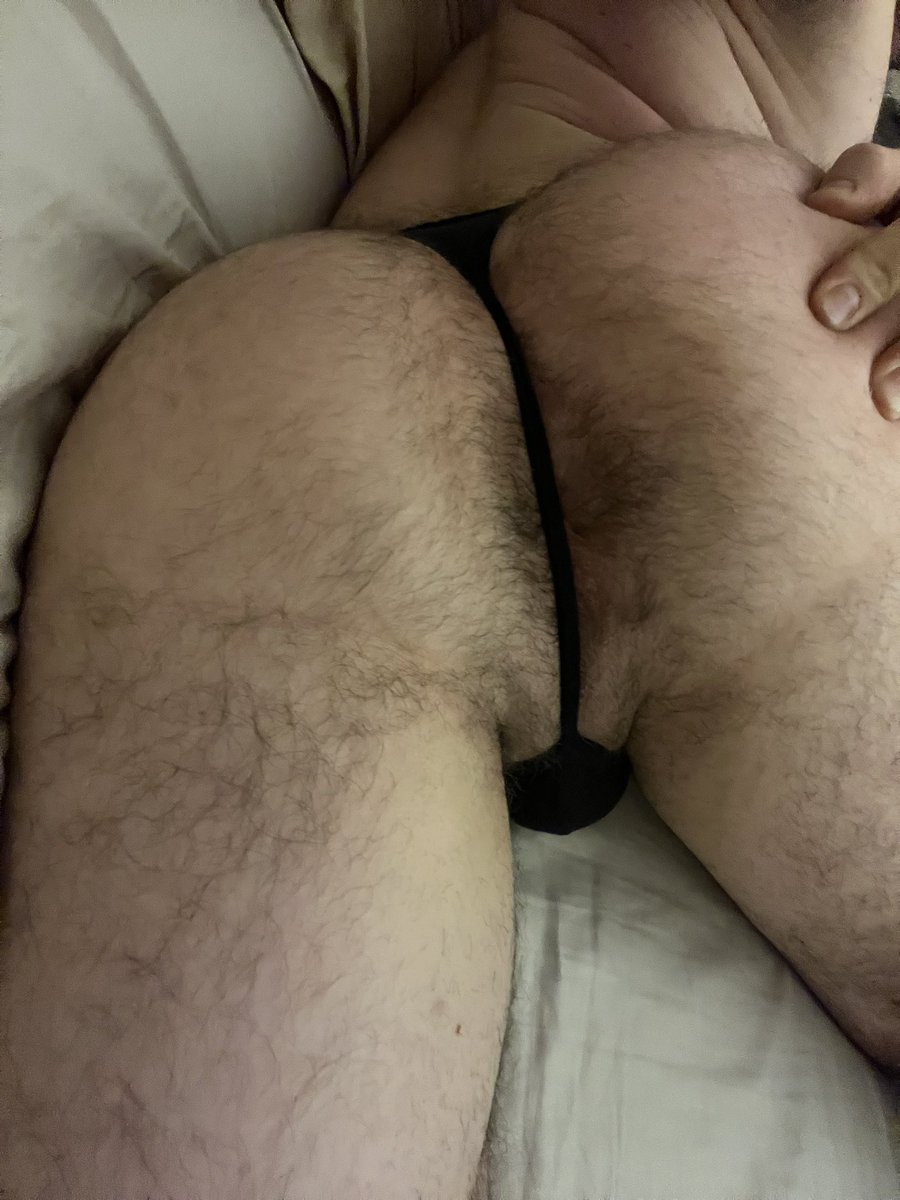 rimpossible_x's tweet photo. RT if you like hairy pussy https://t.co/od2yvsRD4H