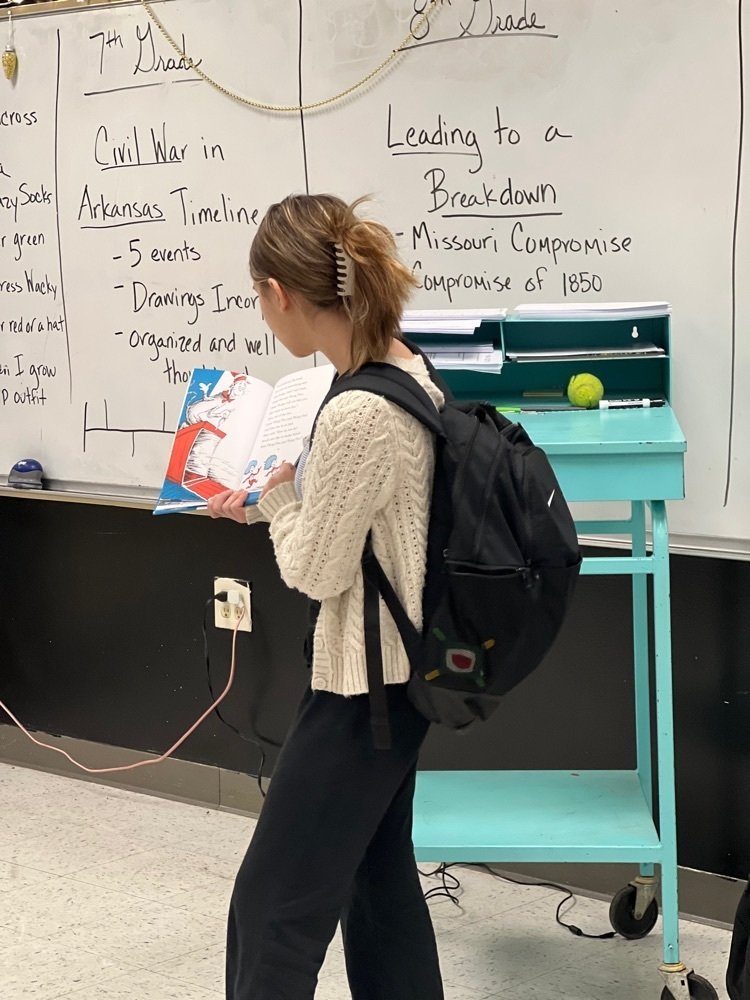 GR8Day2BaPirate's tweet photo. These brave high schoolers read to our middle school pirates today. #ReadAcrossAmerica #Gr8Day2BaPirate #ReadEveryNight https://t.co/jlyLuMw4DA