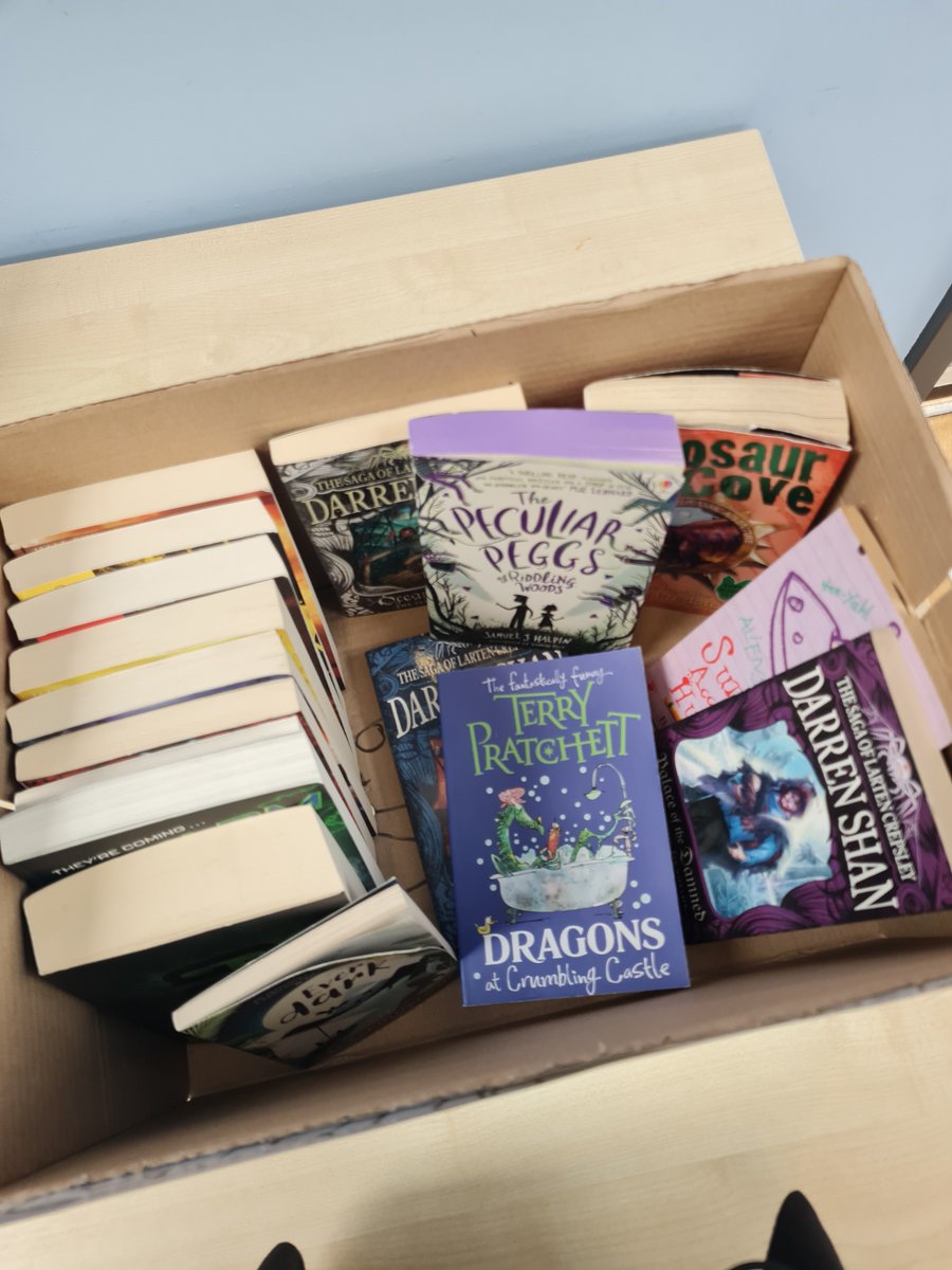 AstreaDearne's tweet photo. It was so wonderful to see our students swapping their own books today and letting us know the titles of their favourite books! #worldbookday #bookswapping #astreadearne https://t.co/enUsYWOcMV