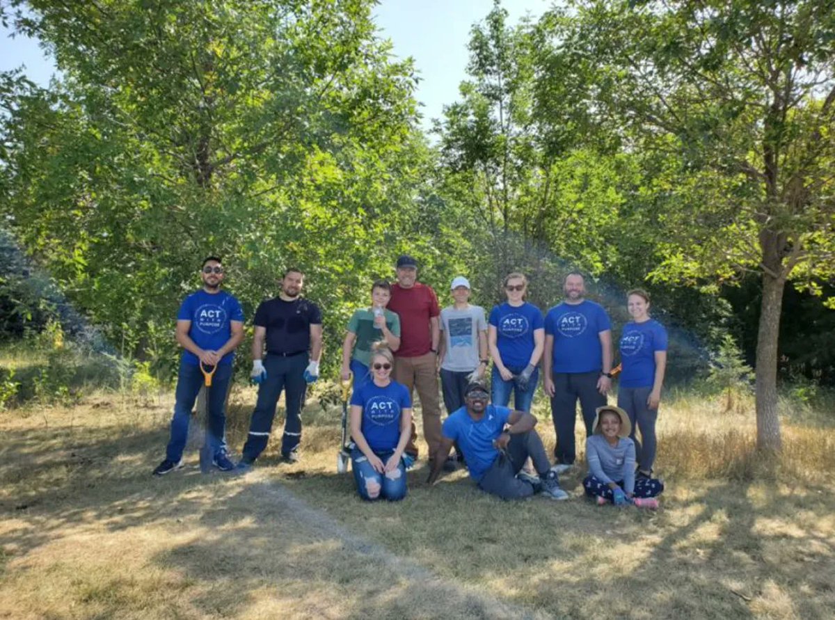 We love seeing companies take their #Pledge1 commitment and put it into action! Check out this picture of the <a href="/PrevianTech/">Previan Technologies</a> team in #Canada volunteering their time to the community! 

Learn more about their impact programs: bit.ly/3kNOF9A