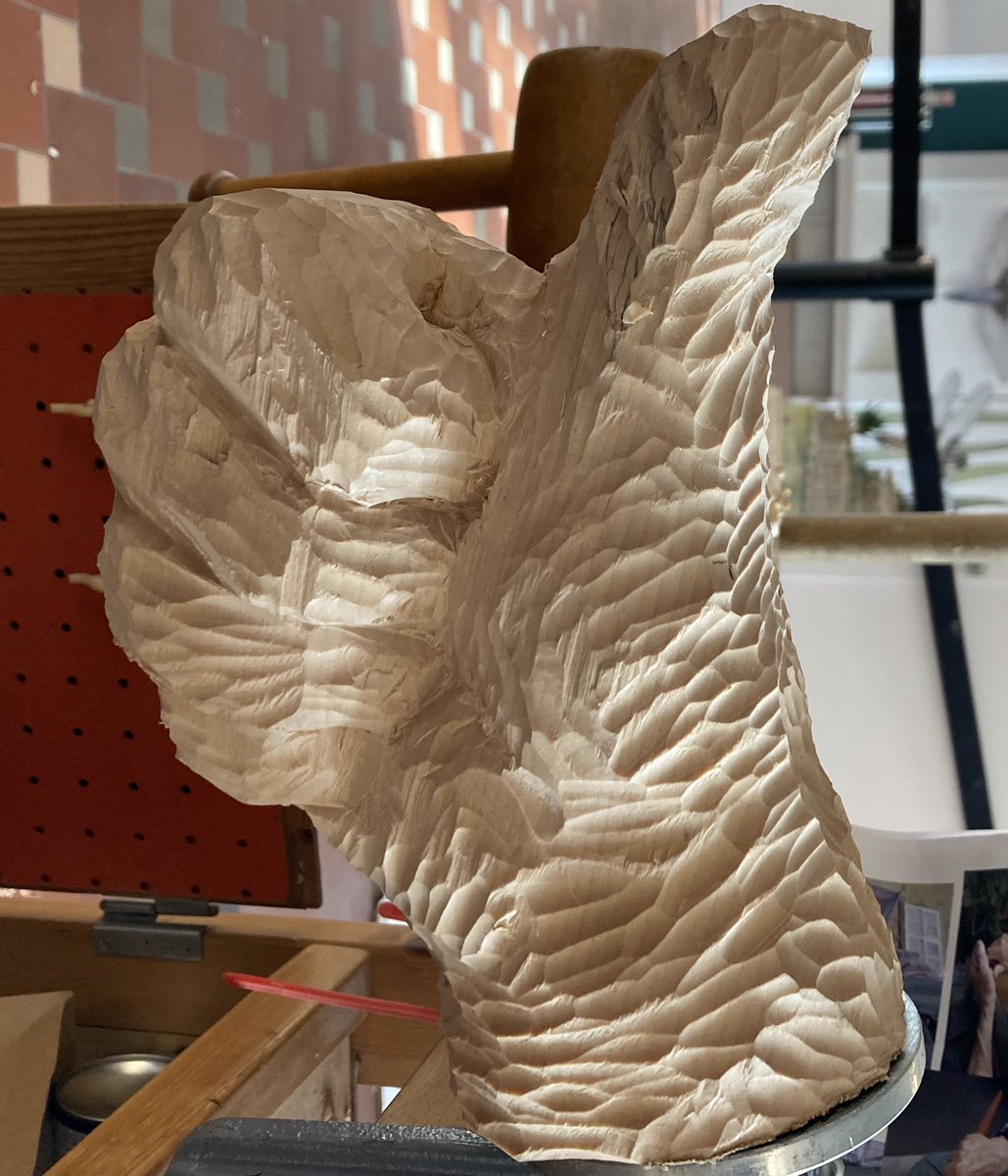 KarenBrackenri3's tweet photo. Thumbs up for our @LucyBurscough love this handy work in progress! #DabHands #ArtistInResidence @McrMuseum https://t.co/yLQCJqQ2H0