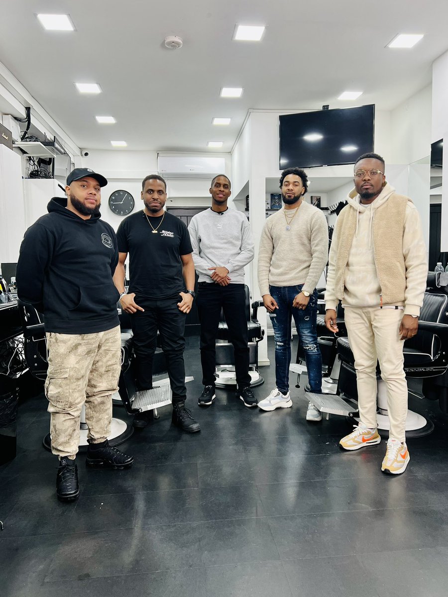 DJ_Haych's tweet photo. Had a great sit down conversation with a few stand up guys 👊🏾

Coming this month. 🫡

📸: @JonesJustJones1 / @___kingjones https://t.co/yccmLdAFoF