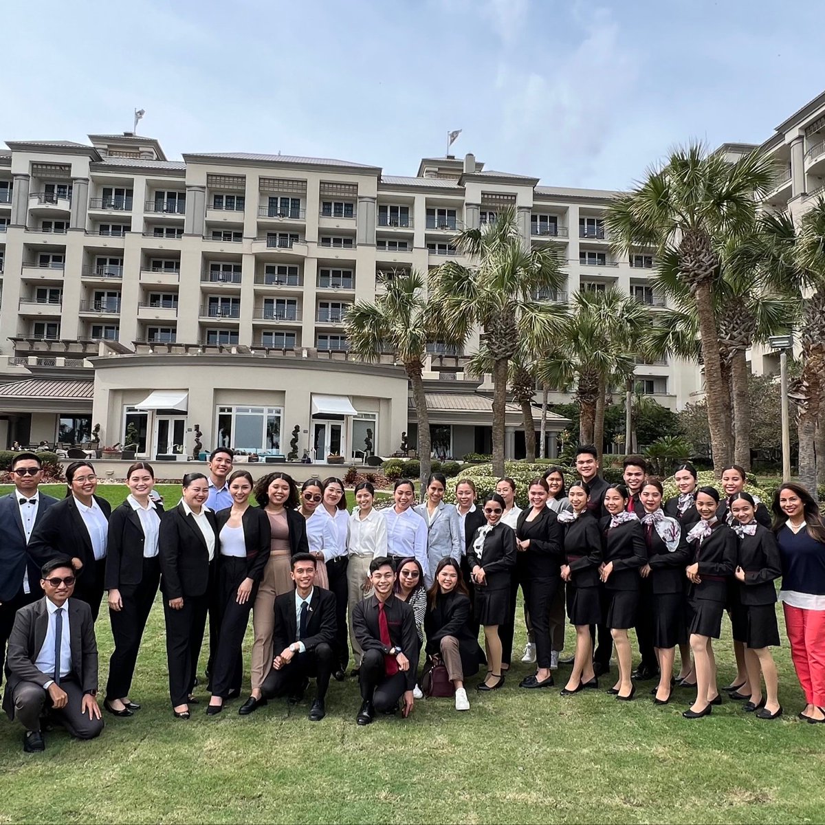 AllianceAbroad's tweet photo. 👏 Sending a very warm welcome to our 34 new Intern & Trainee program participants from the Philippines, who start their orientation at the wonderful Ritz Carlton Amelia Island resort. Welcome to the USA!
#MyNextAdventure #AllianceAbroad #ExchangeOurWorld https://t.co/bZzoOlfaeE