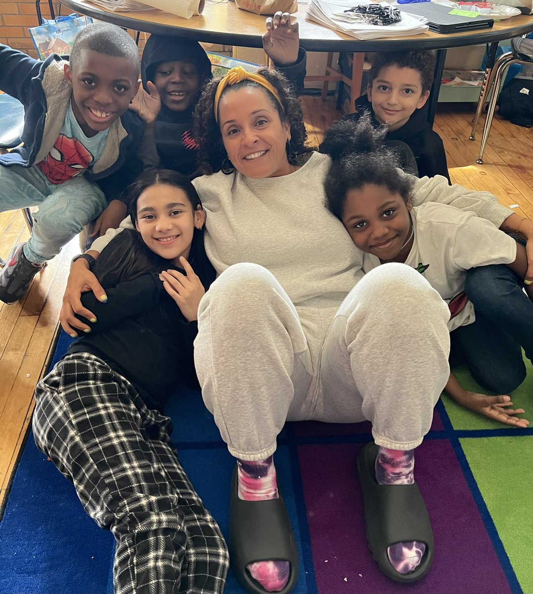 MsTrinidad301's tweet photo. #BESTdayEVER w/ #Room301 & #Room201. #DojoDay was filled w/interactive/educational games, McDonaldβs &a movie to seal the deal! We are officially ready for @pbis_rewards, but also REALLY NEEDED this day! @99mathgame @playblooket @PS72X @Principal72x @D8Connect @jen_joynt https://t.co/QtiUtsVp1t