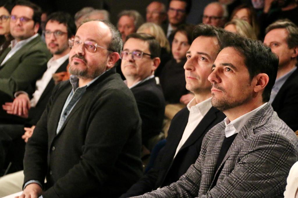 PPBarcelona_'s tweet photo. 📸 Hoy ha tenido lugar la presentación del candidato de @PPSantCugat a la Alcaldía, @AlvaroBenejam.

El acto ha contado con las intervenciones de @alejandroTGN y @manureyeslopez.

➡️ En estas elecciones, #SantCugatReacciona con un gran proyecto y equipo para cambiar el municipio. https://t.co/bVAodW4yWg