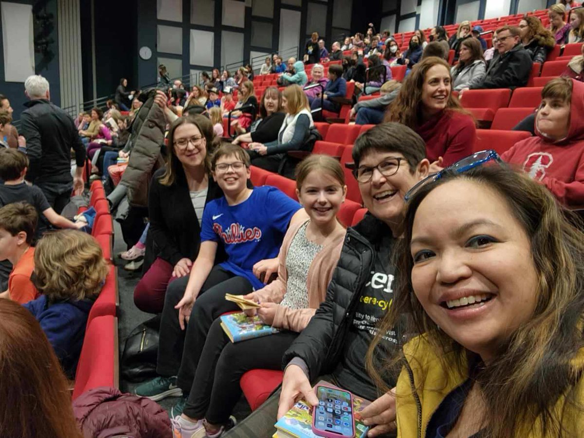 meganlangman's tweet photo. We loved hearing @kellyyanghk speak last night!  And getting to attend a book talk with two beloved @JJESOwls teachers- @FeinsteinMrs and @MsRagasaTavares - what could be better?! https://t.co/ssf7I9dOPy