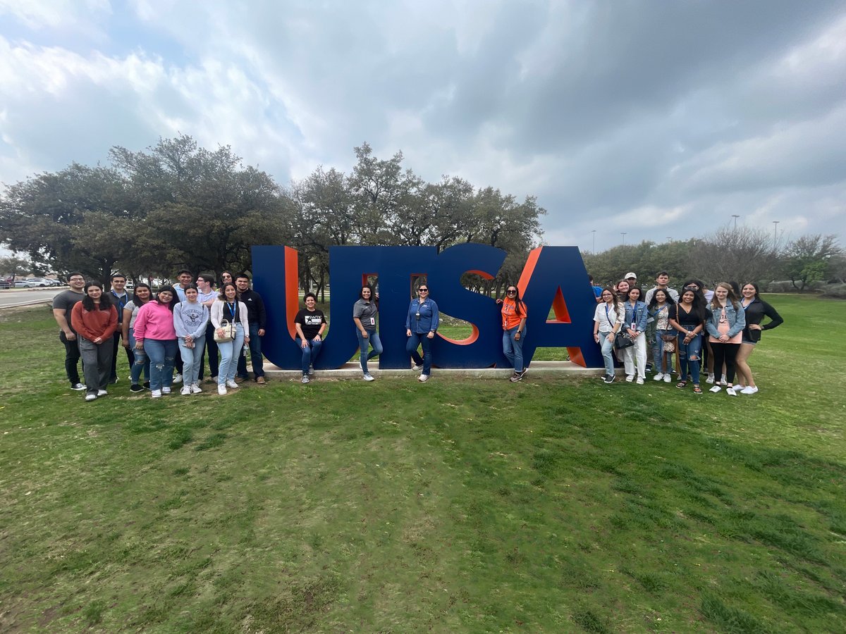 SWTXCollege's tweet photo. A group of students and staff from Southwest Texas Junior College traveled to UTSA for a campus visit to learn about the many opportunities available to students who transfer to @UTSA @UTSAFUTURERR. SWTJC is proud of its strengthening bond with #UTSA. #FutureRoadrunner #SWTJC https://t.co/H5YY2Ji33t