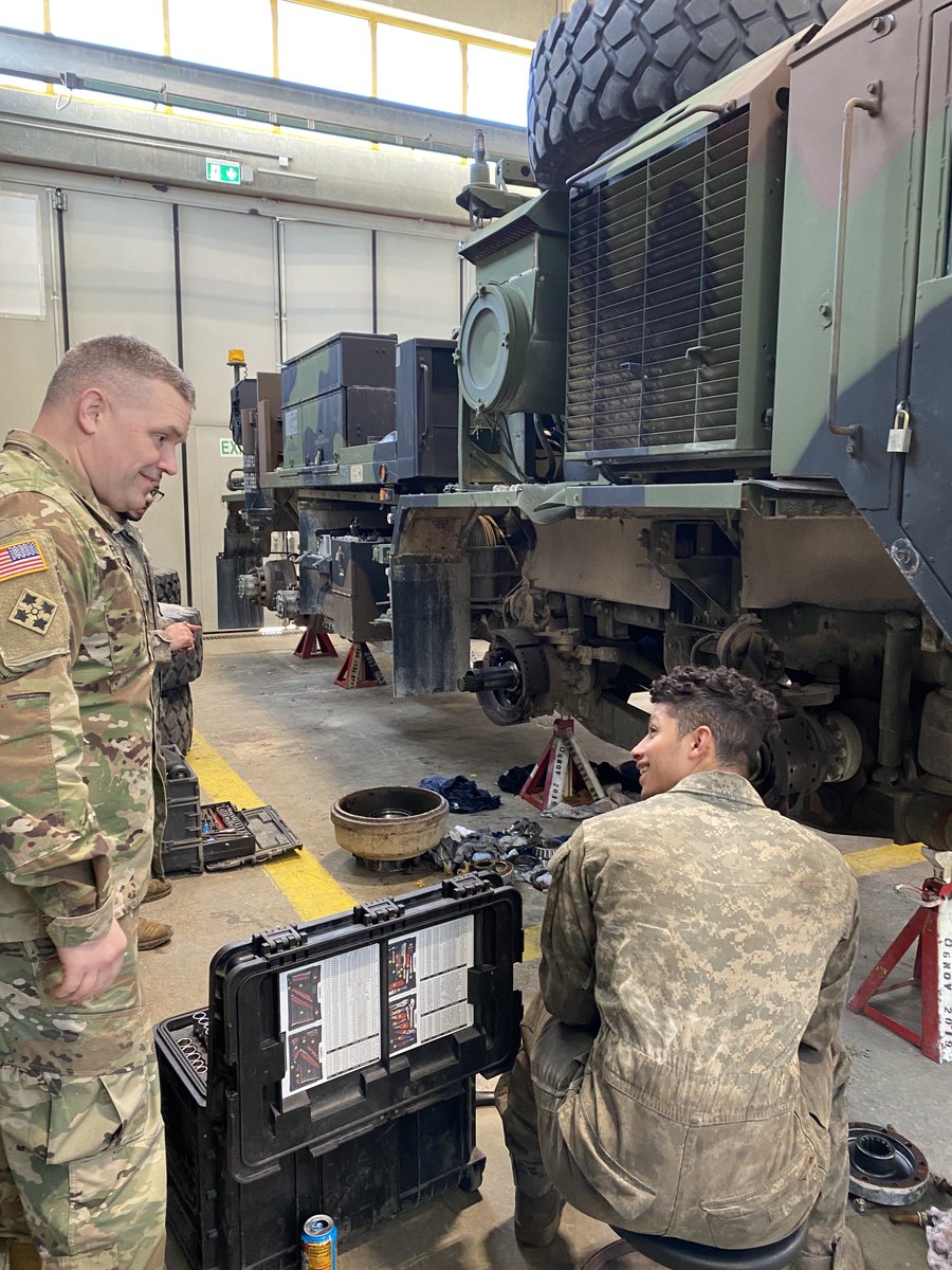 Vigilant_4's tweet photo. We had a great visit at 527th MP CO motor pool.
It’s great to see the hard work these Soldiers are putting in to ensure readiness and prepare for African Lion 23.
@Vigilant_6
#EverVigilant
#FirstInSupport https://t.co/RPvp729jeT