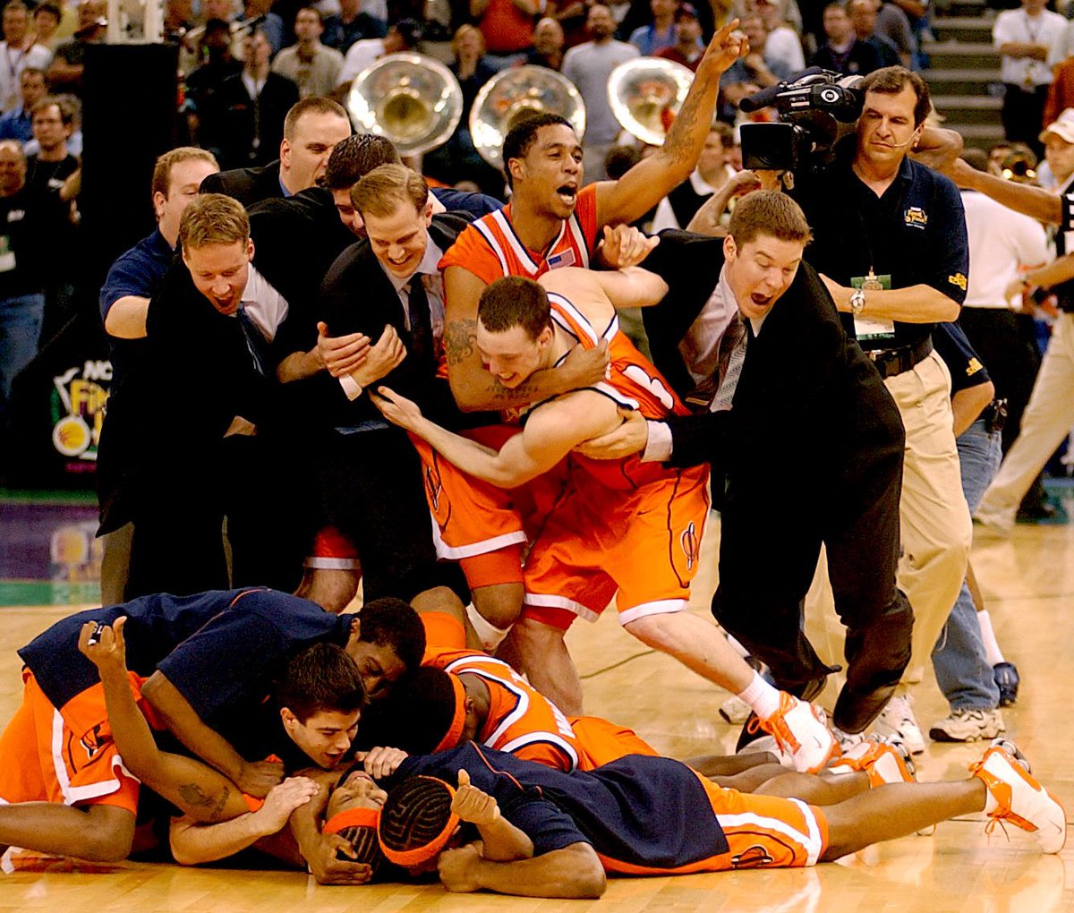 #throwbackthursday to the 2003 National Champions <a href="/cuse_mbb/">Syracuse Men’s Basketball</a> We can’t wait to have the team back in the dome this Saturday🍊