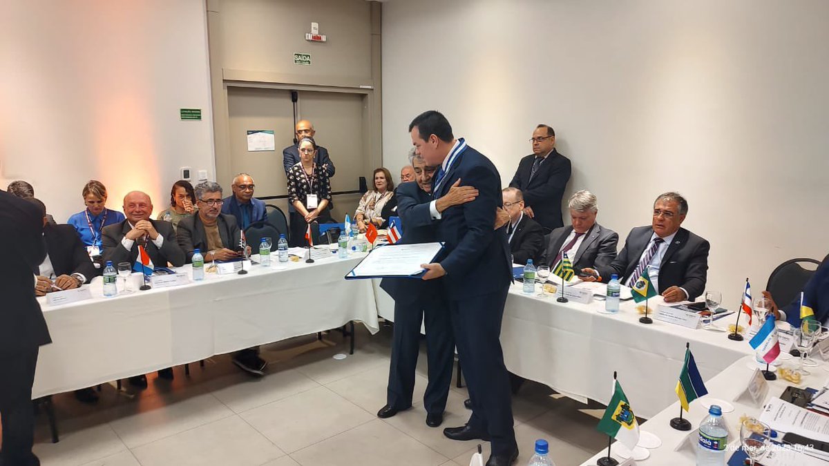 cnptc's tweet photo. Sessão Solene de Transmissão de Cargos da Nova Diretoria do CNPTC. Nove personalidades, sendo oito conselheiros, foram agraciadas com o diploma e medalha Thiers Viana Montebello, em reconhecimento à destacada atuação em prol do aperfeiçoamento do Sistema Tribunais de Contas. https://t.co/Qepx8ybmAM