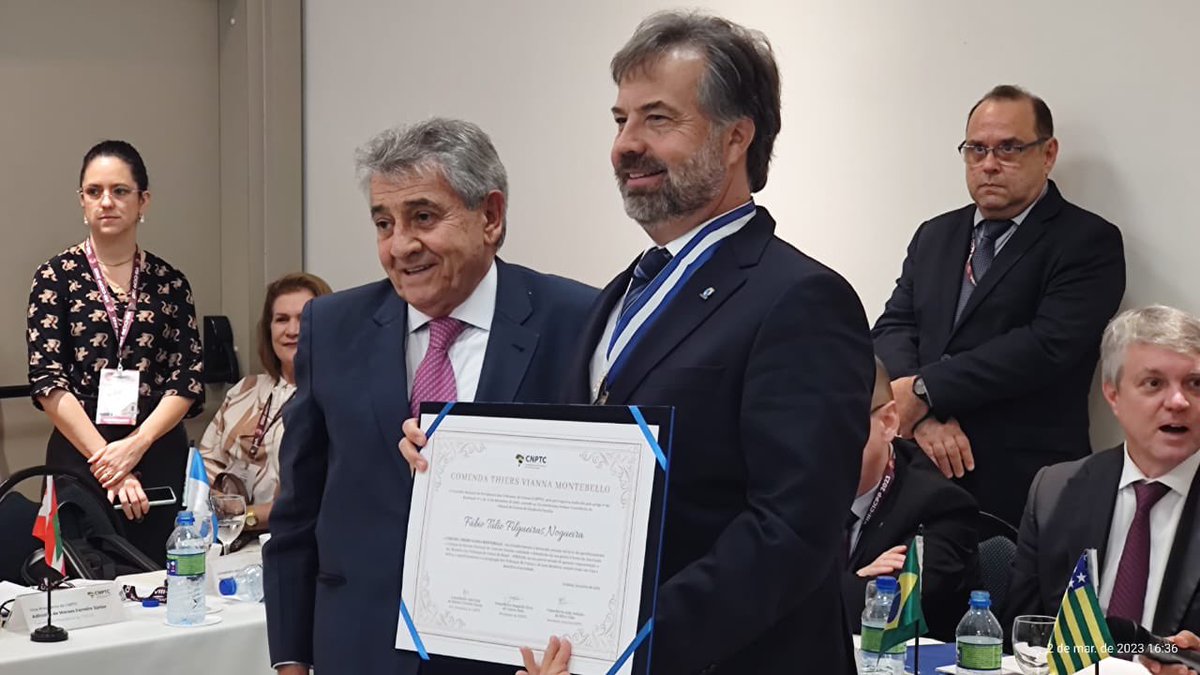 cnptc's tweet photo. Sessão Solene de Transmissão de Cargos da Nova Diretoria do CNPTC. Nove personalidades, sendo oito conselheiros, foram agraciadas com o diploma e medalha Thiers Viana Montebello, em reconhecimento à destacada atuação em prol do aperfeiçoamento do Sistema Tribunais de Contas. https://t.co/Qepx8ybmAM