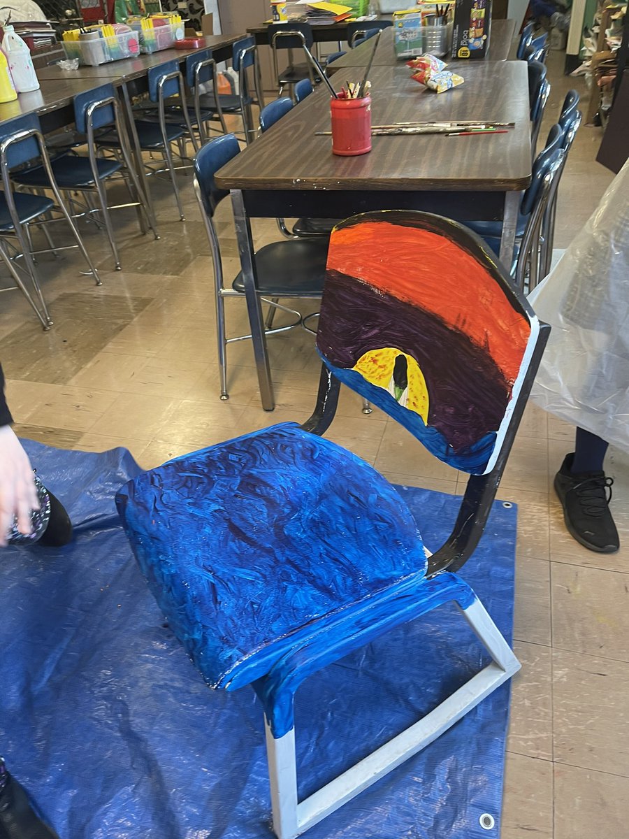icsartsmart's tweet photo. More chairs❤️@mrsdangelo_ICS @MsPICS2 @icschool_online https://t.co/RNaurRJctX