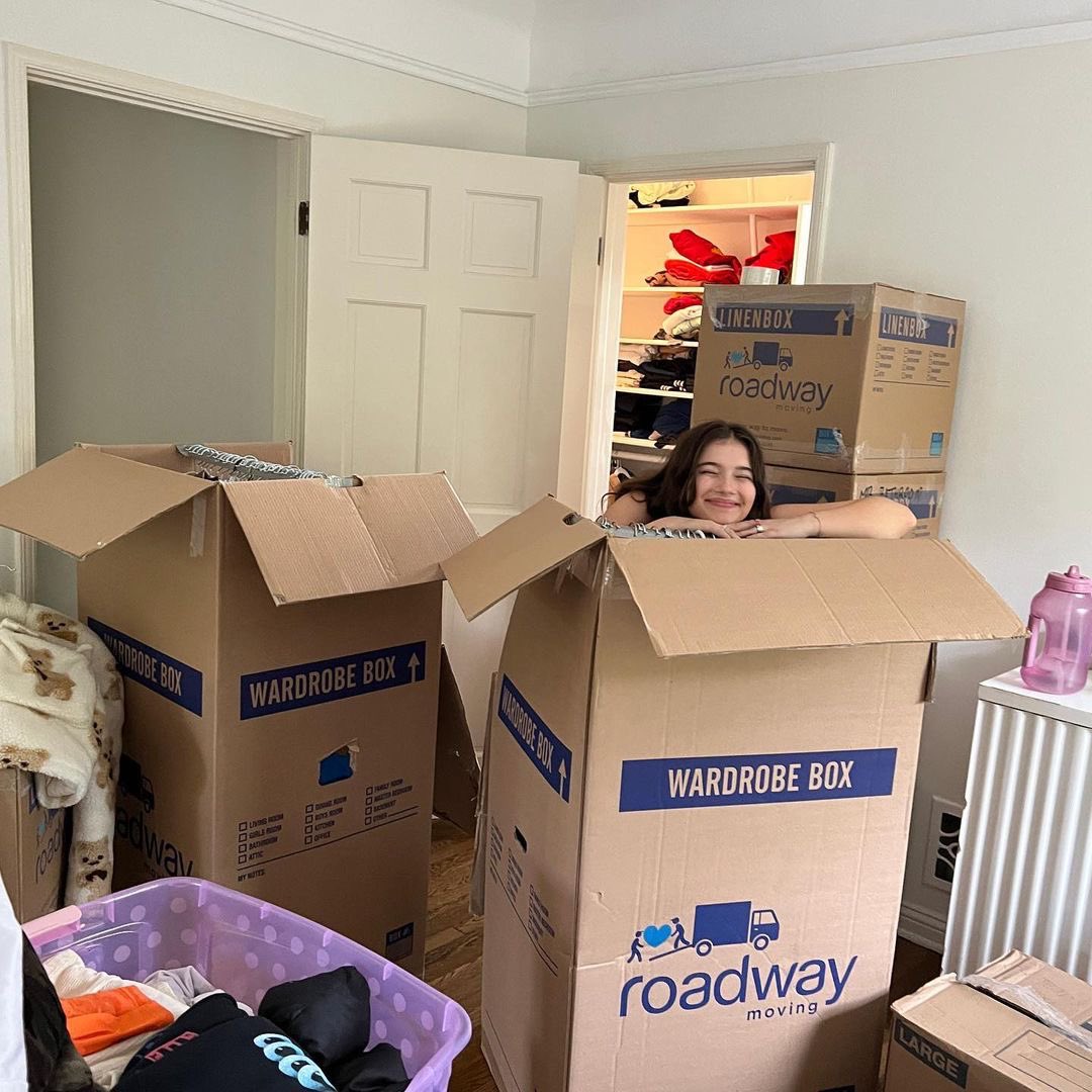 lexi via ig post <3 
(1/2)
‘new chapter 🤍 thank you @roadwaymoving for helping me move into my dream home <333 

#roadwaymoving #movingwithroadway’

@lexijayde #lexijayde