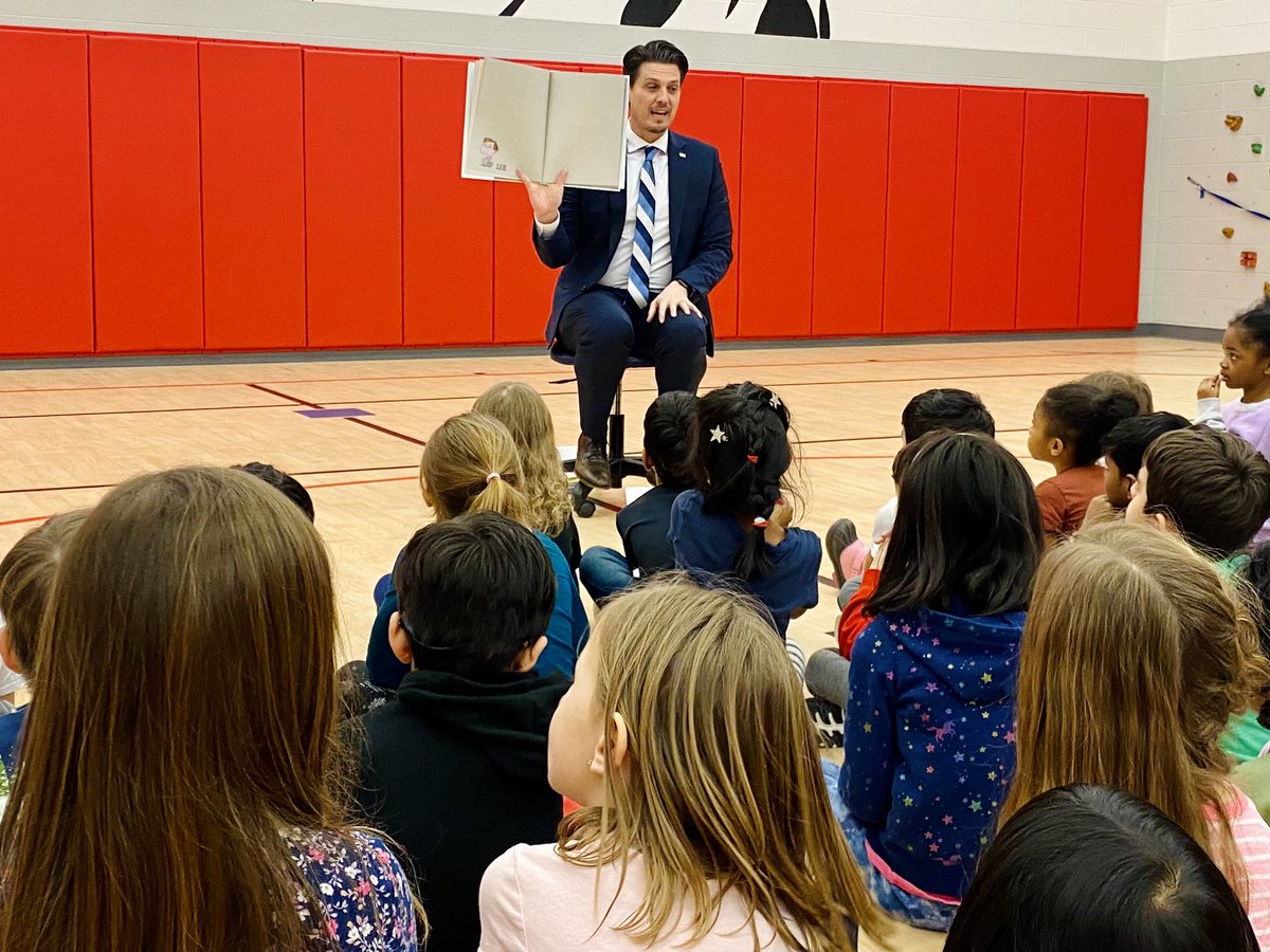 Thank you <a href="/EthanBakerMI/">Mayor Ethan Baker</a> for reading to our little Mustangs today! We loved having you as our guest reader! #martellkinders <a href="/martellmustangs/">Martell Elementary School</a>