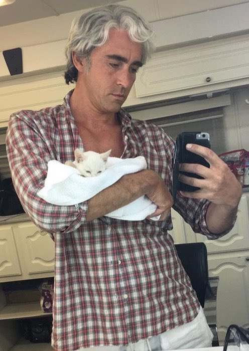 thelpfn's tweet photo. Lee Pace with his kitten from Puerto Rico. Happy #InternationalRescueCatDay 😽 https://t.co/fS1NZdj8aK