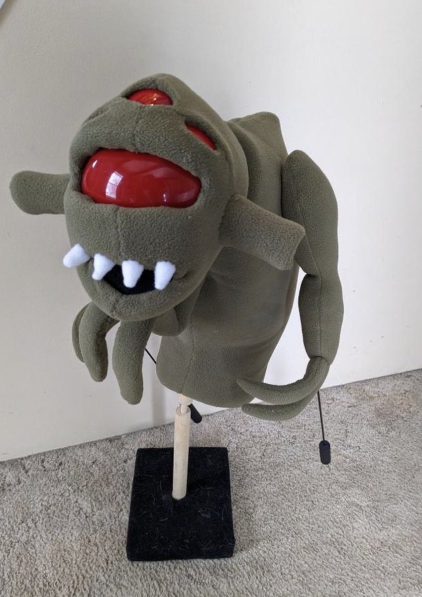 BeyondWasd's tweet image. Once again thank you so much @MyPuppetPal for this AWESOME Vortigaunt puppet. 

@valvesoftware @OnDeck
#halflife #halflife2 #vortigaunt