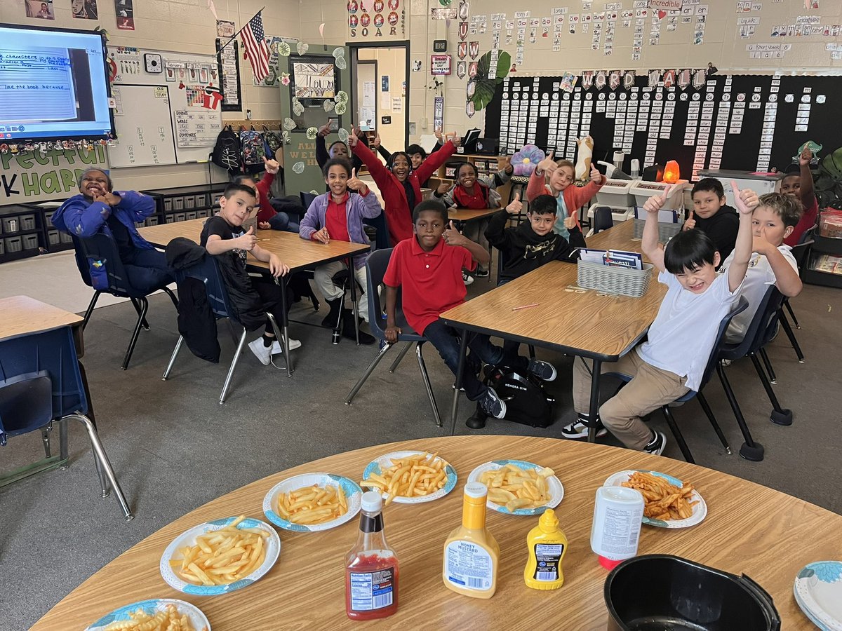 Moimoi9Sarah's tweet photo. French fries and word nerd fun! https://t.co/LlZvOctQEn