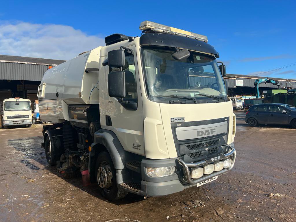 1stchoicecomms's tweet image. For Sale 2017 #Daf 55.230 Johnston VT651 #Roadsweeper dual sweep gully arm power wash euro 6 manual 5000 hours #trucksales #usedtrucks