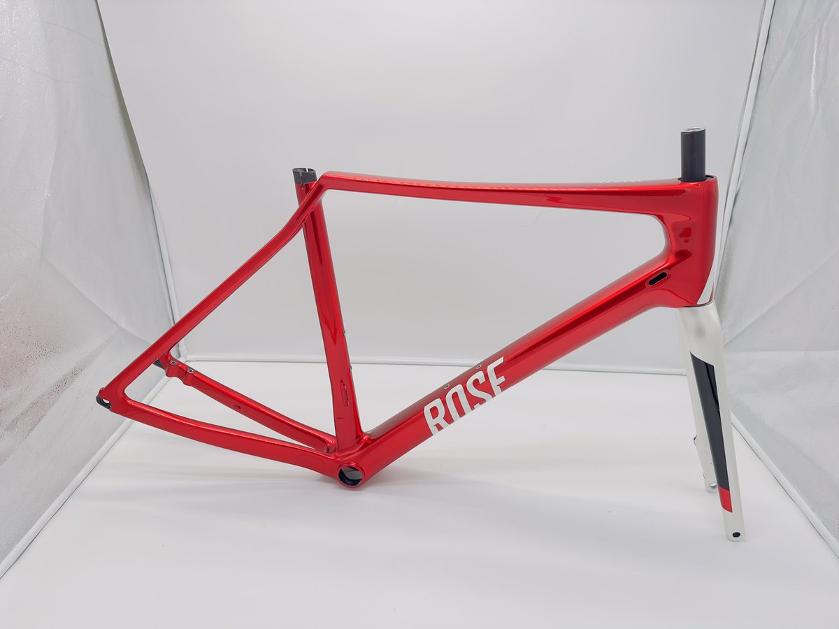cbt_ltd's tweet photo. We have been working very hard on some full custom re sprays and I am sure you will agree this new look is stunning 
#rose #carbonroadbike #respray #custompaintwork #betterthannew https://t.co/qvfa0NjUj2