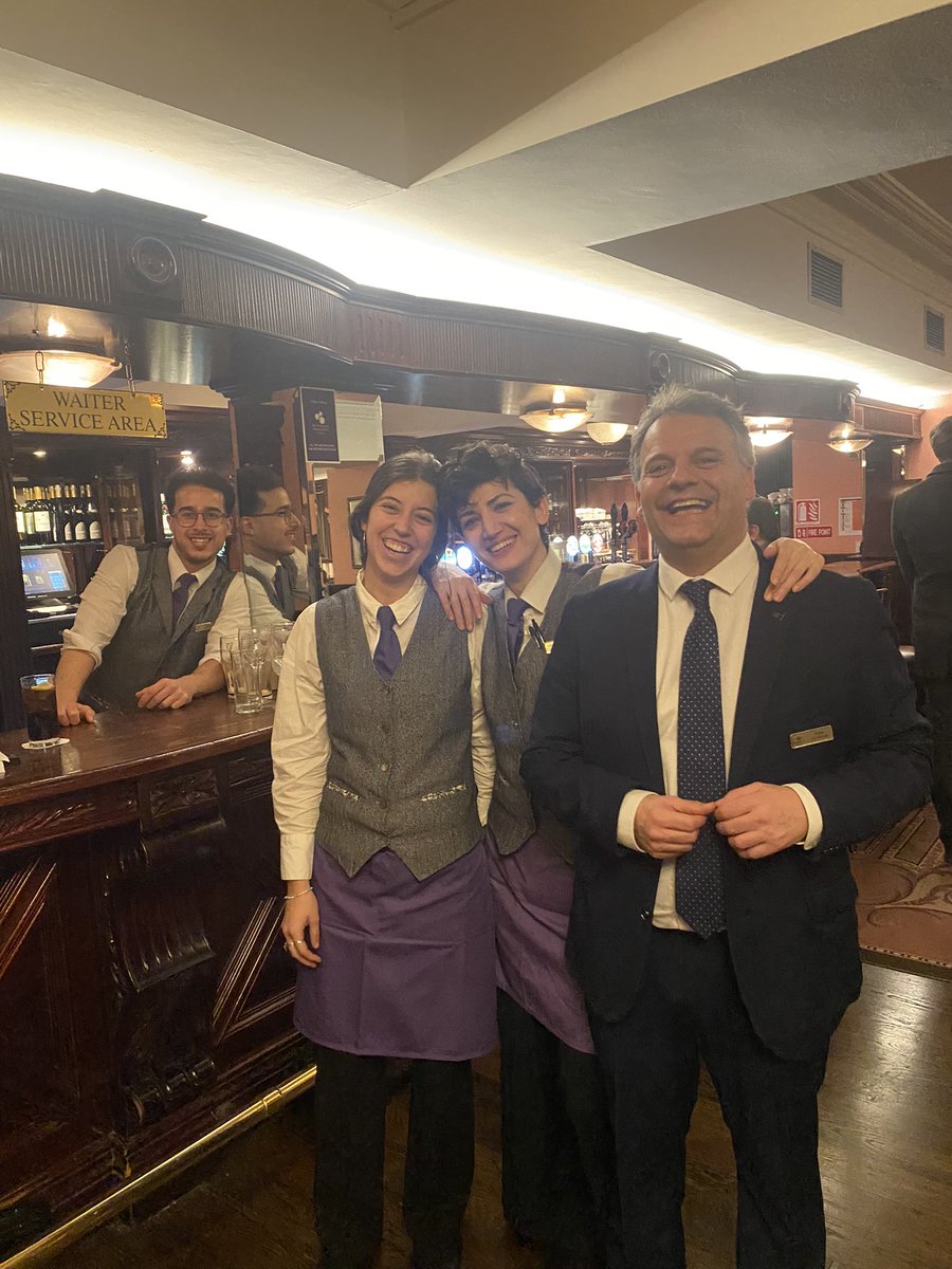 PaulGall186's tweet photo. Some happy staff working away tonight in @BuswellsHotel https://t.co/fBV8R6HB91