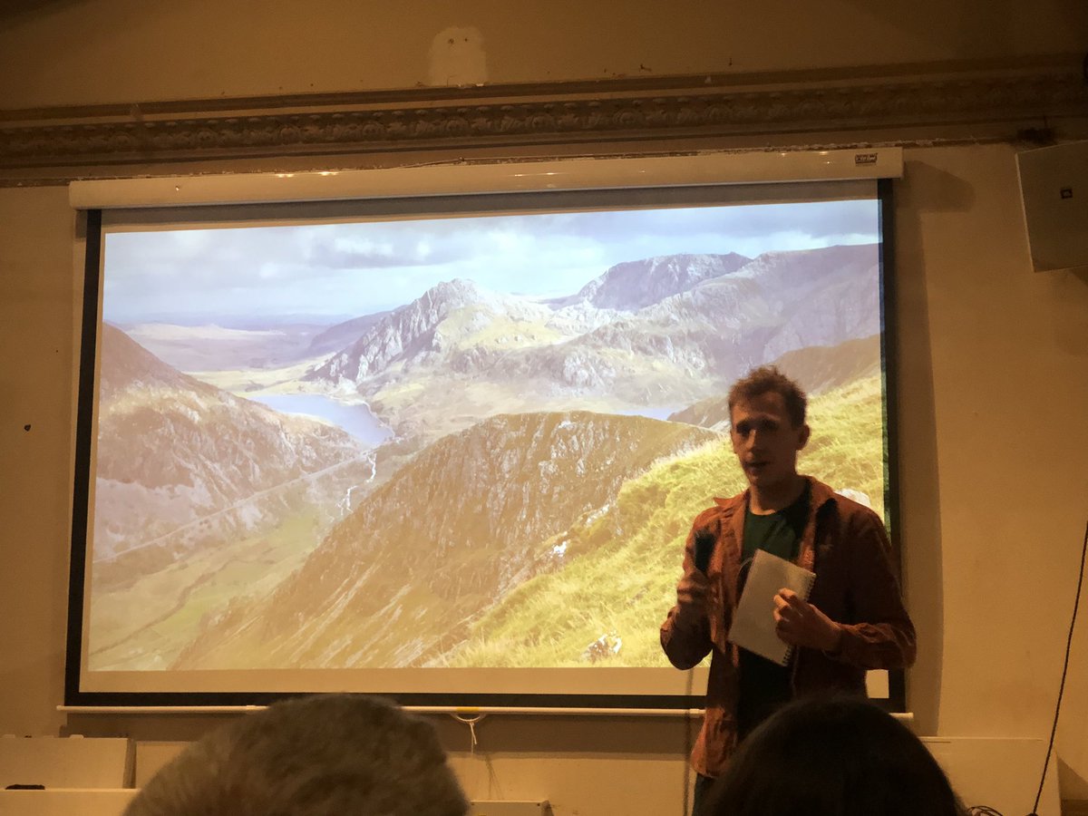 Midweek #running adventures last night <a href="/WillWalksWales/">Will Renwick</a> 

Crazy solo escapade covering 189 mountains #Wales to support <a href="/MindOMountains/">Mind Over Mountains</a> 

Lovely to discover he’s a fellow #Wiltshire resident too!