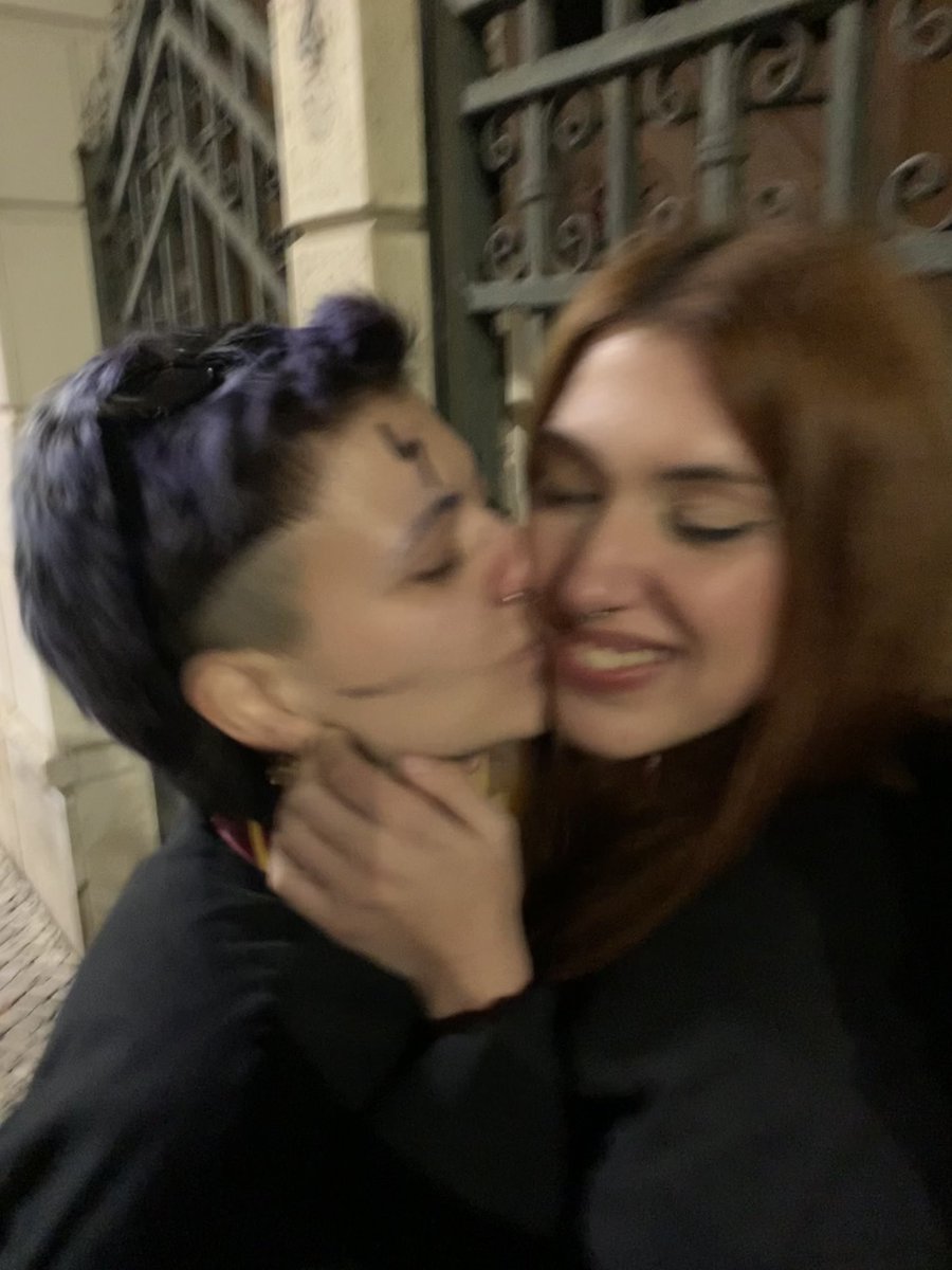 imaginem curtir o carnaval com a vossa pessoa. I’m happy as fuck. love u <3
