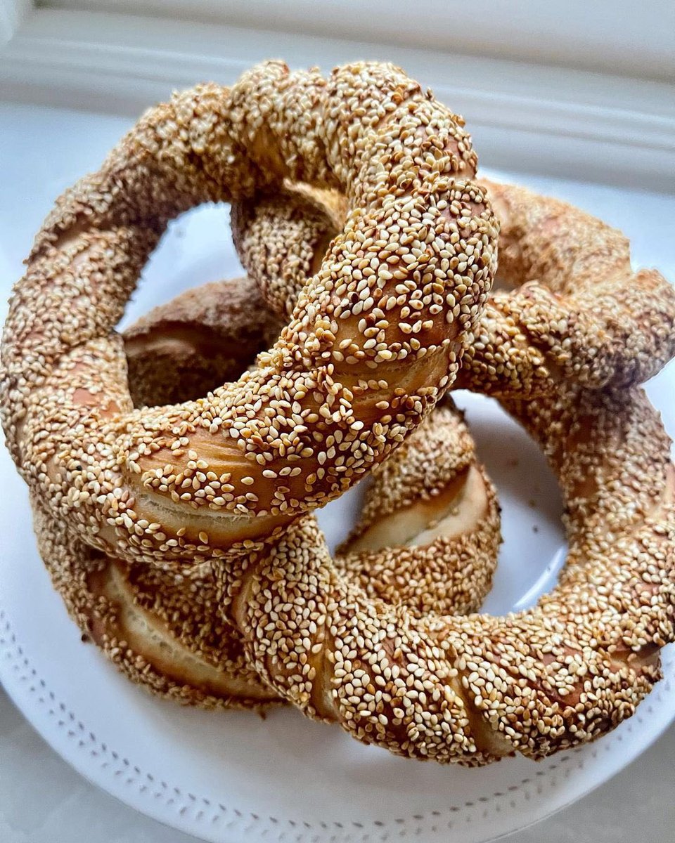 MariaBerishaj9's tweet photo. #skopje is always a good idea 🙂☀️👌
#shkup #northmacedonia #coffeelovers #simit #vardar #carshia https://t.co/wMCrtknzzT