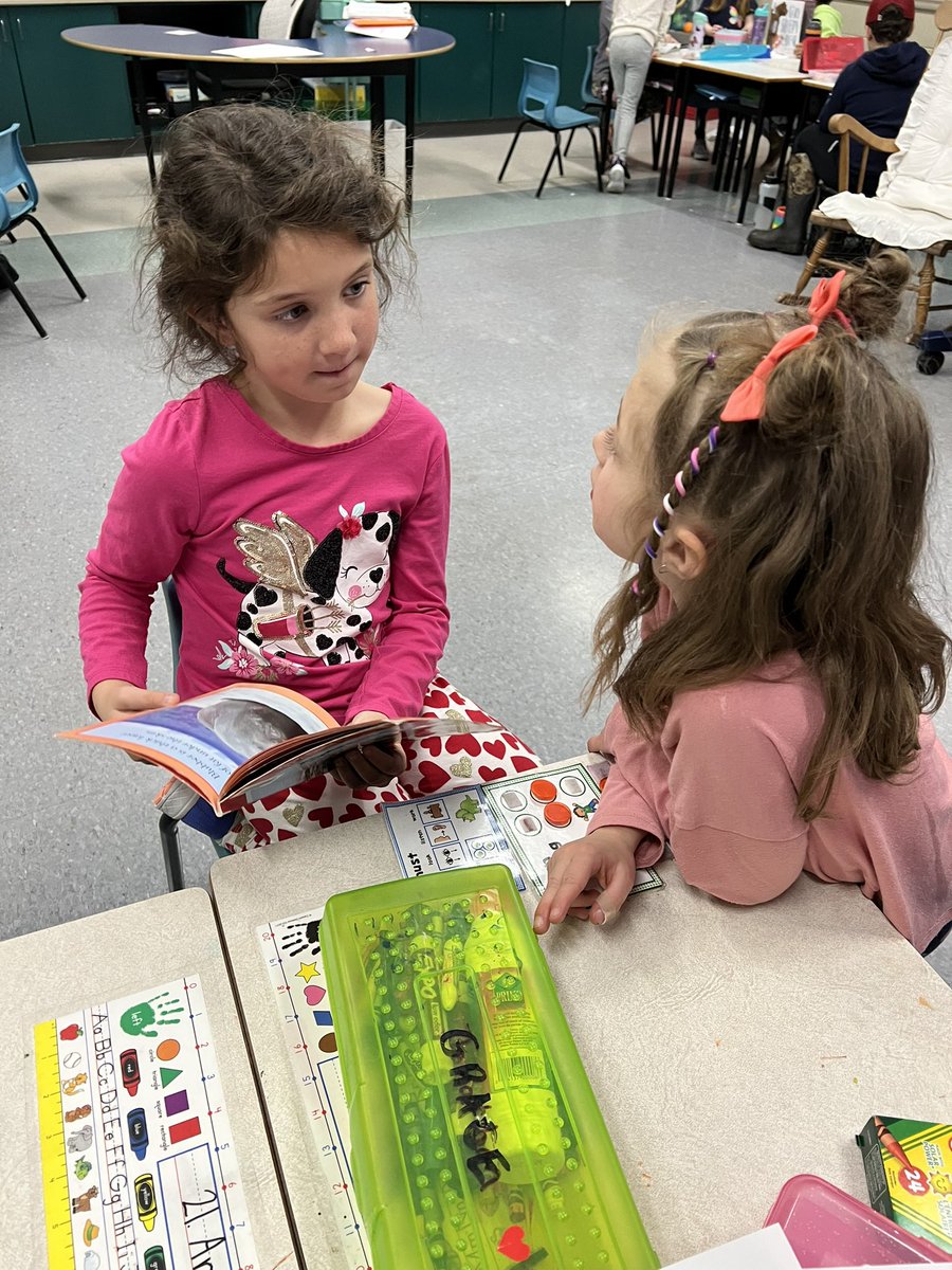 mspearson3's tweet photo. We always have so much fun with our cross-age buddies from P/1 Haverstock. Today, we did some buddy reading. 📔 @MrsHaverstock https://t.co/StzTZ9OhXL