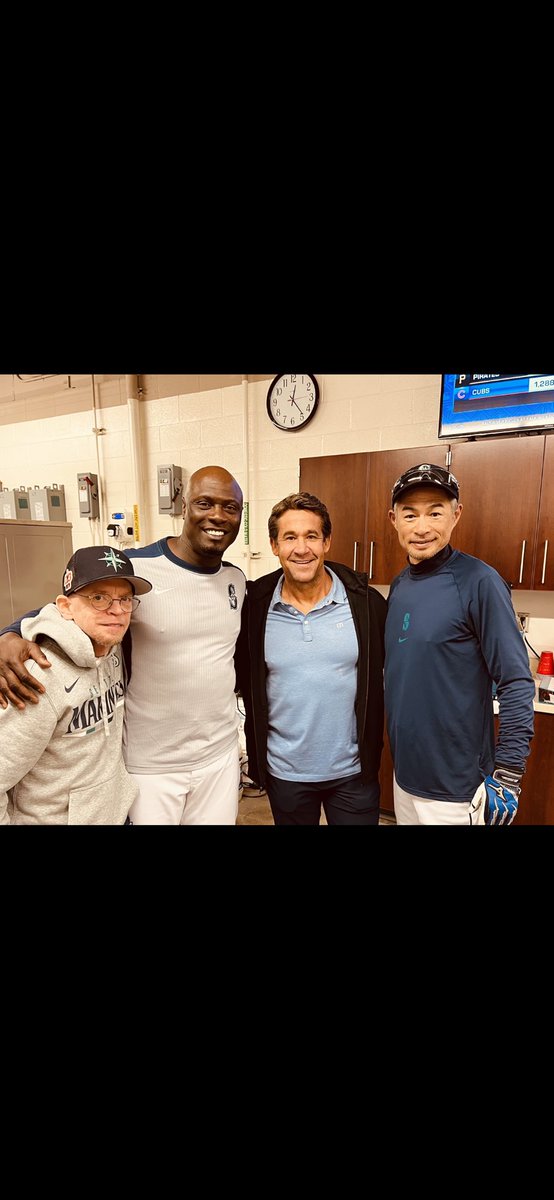 theboone29's tweet photo. Stopped in @Mariners camp for a little reunion. @_mcameron44 #Ichiro #mule #booneapproved https://t.co/VDWBuvWsRp