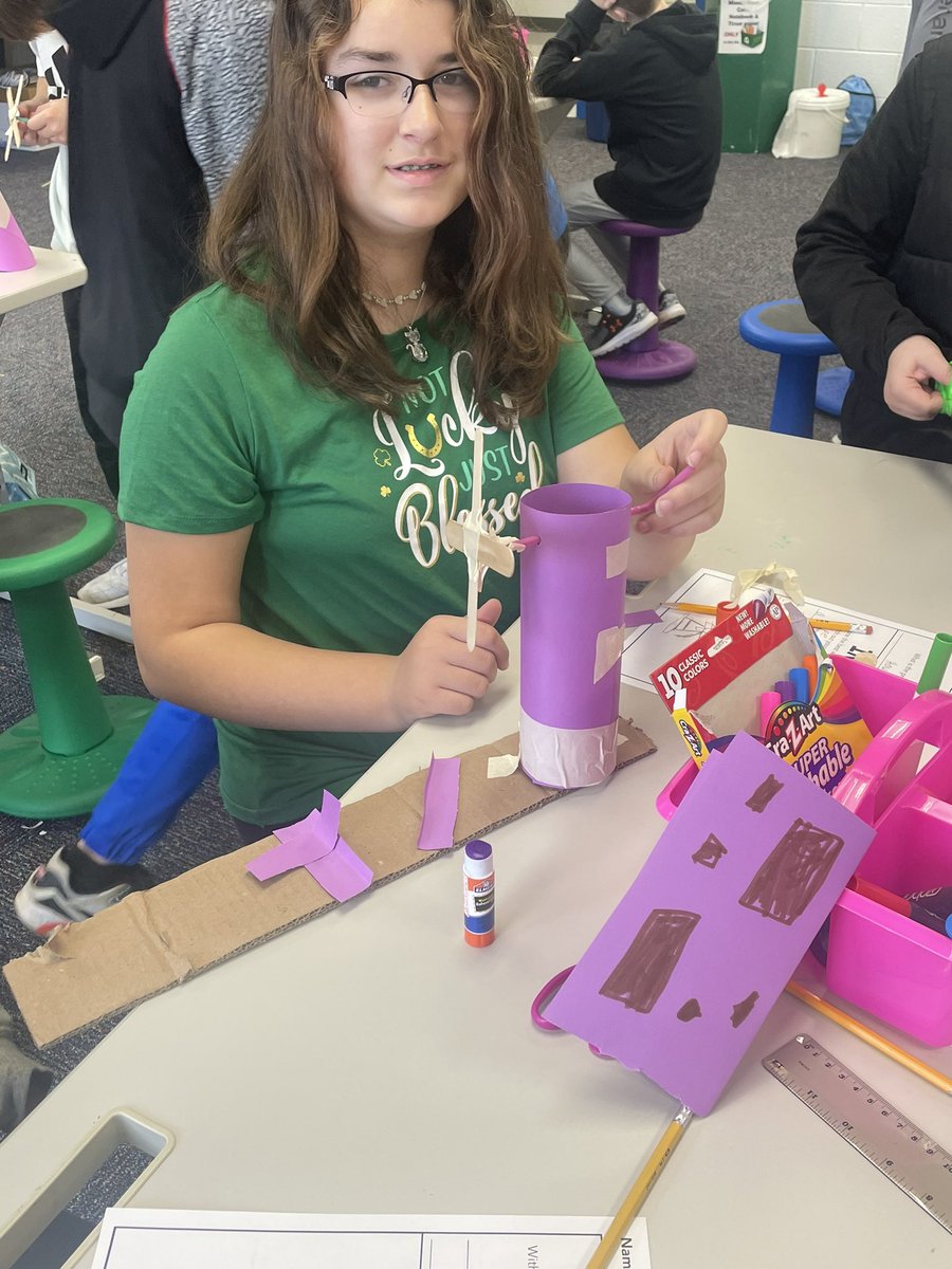 mscherenzia3's tweet image. Build a windmill that will stand on its own ✅ with at least 3 blades ✅ the blades have to be able to move &amp;amp; “generate energy” ✅ I was amazed at the creativity and ingenuity of these students today! @MMPTurtles #CollabLab