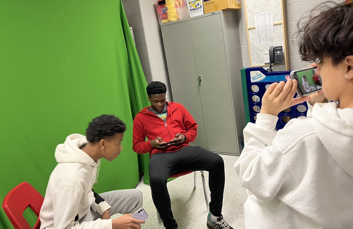 These @St_EVAN_Caledon kids worked very well filming and editing for Film Fest! One week before films are due! @MrsGabil @Mammolitisclass @MorizioClass @DpExperiential