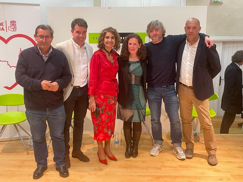 📝<a href="/mjmontero/">mariso montero</a> destaca que Antonio García es el mejor candidato a la Alcaldía de #Loja al representar el proyecto de valores y crecimiento del PSOE

🗣️Gobernar es tomar decisiones constantemente  y no culpar  lo malo al Gobierno de España como hace Bonilla

psoe-granada.com/montero-destac…