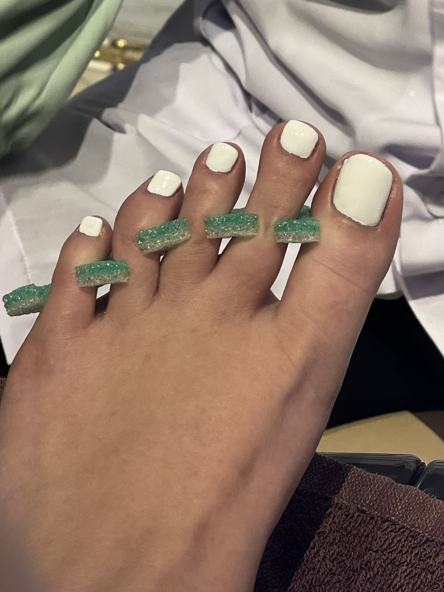 brattybxtch99's tweet photo. #selling #feet #feetpics freshly painted and scrubbed. https://t.co/fK7d2JTMwm