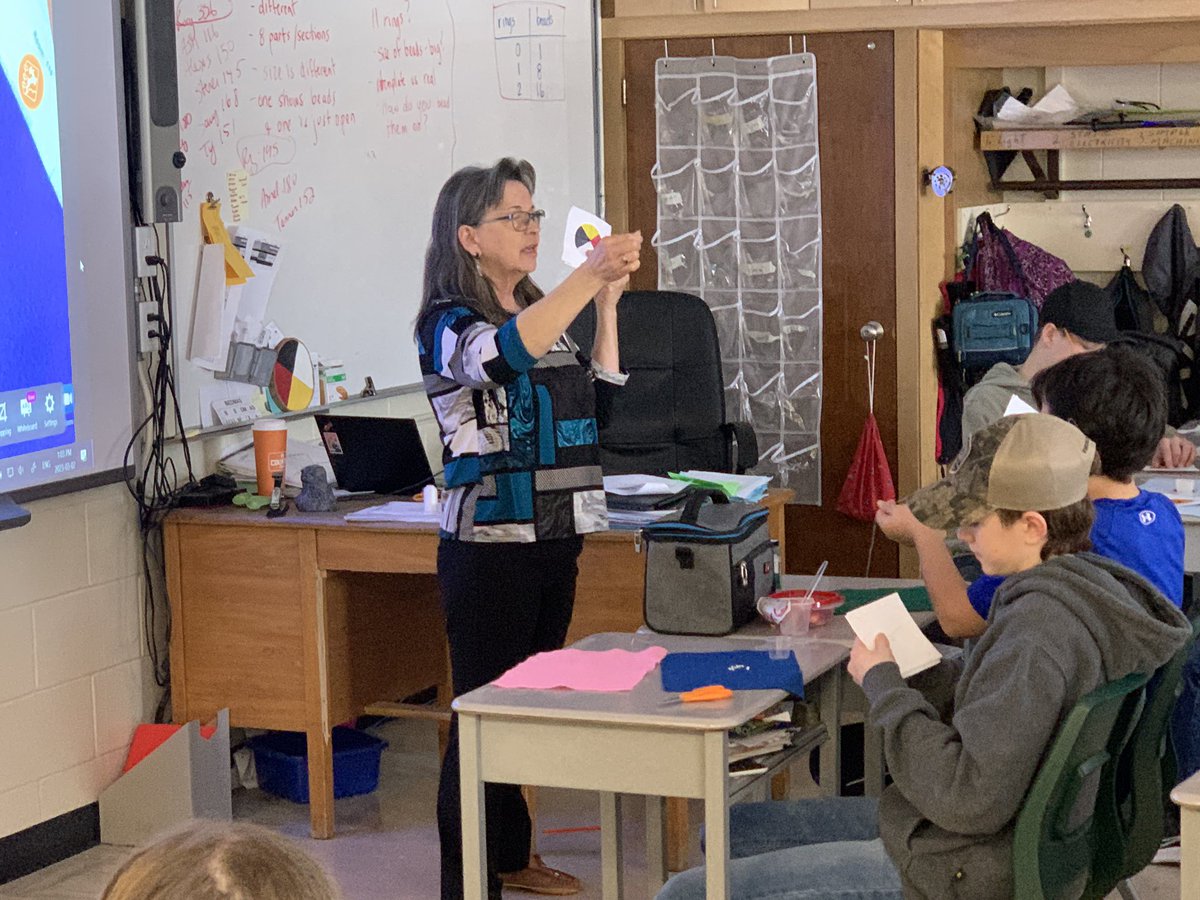 MikeFitz157's tweet photo. Beautiful medallion designs with Laurie Bennet helping students @EganvilleDPS  internalize the mathematics and create flexible mathematical solutions @megleach55  @ruthbeatty11 @HeatherLett68  @CLevesque24  #RCDSBinspiredlearning https://t.co/dDACQTEfTc