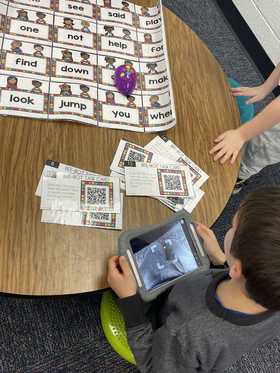 mscherenzia3's tweet image. Today first graders practiced their sight words in the Collab Lab. Using QR codes they were able to scan &amp;amp; hear the word spoken, then use the Code &amp;amp; Go Mice to match the word on their coding mat! @MMPTurtles #CollabLab