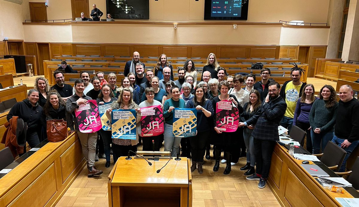 Breite Unterstützung für das Viererfeld/Mittelfeld aus dem Berner Stadtrat. Wir sagen am 12. März klar JA! #govote <a href="/GFLBern/">Grüne Freie Liste Stadt Bern</a> @GruenesBuendnis <a href="/glp_bern/">Grünliberale Stadt Bern</a> <a href="/EVPStadtBern/">EVP Stadt Bern</a>