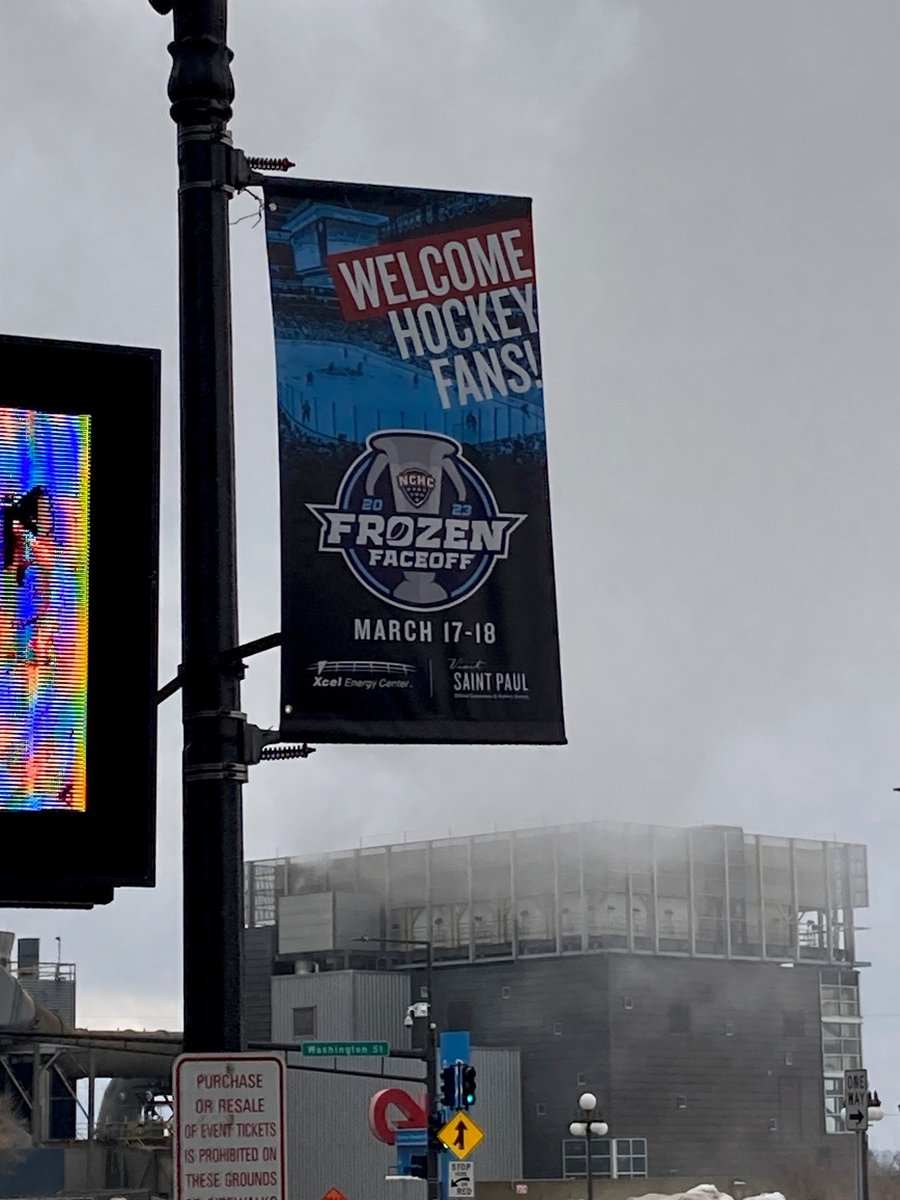 TheNCHC's tweet photo. It's March now and @SaintPaul has that #FrozenFaceoff feeling 😍

The fun starts in ✌️ weeks!

Fan hotels 🏨: https://t.co/T2virnQeJJ
Tickets 🏆🎟️: https://t.co/ZzYrPpZGKO https://t.co/QuAu4esdAe