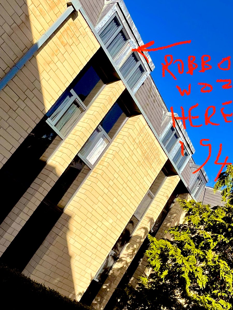 PeteRobinson985's tweet image. Passed through #Bath on Sunday. Couldn’t resist popping into #BailbrookHouse  …spent 6 months there in 1994 studying Area Procedural &amp;amp; Radar. Now a hotel, externally, it was the same old place. Lots of happy memories rekindled 😁 #ATCtraining #SERCO #SchwartzBrosBurgers #NATS