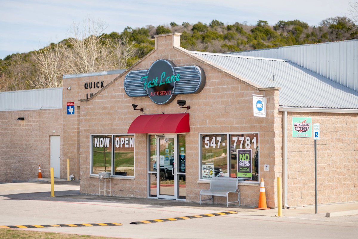 FastLaneAutoCC's tweet image. At Fast Lane Auto Service, quality service is an understatement. We&apos;ve been earning our customers&apos; trust since day one by always making sure they drive off happy! #FastLaneAutoService #FastLane