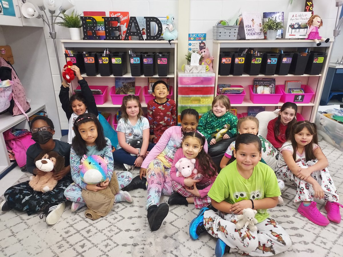 WoodlawnES tweet media