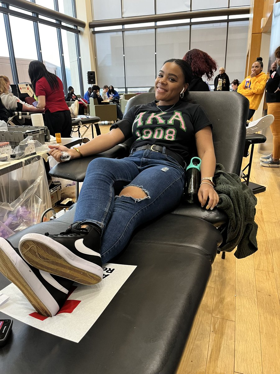 akaxo's tweet photo. What a joy to give the gift of life! ๐
Weโre giving a #ThankfulThursday shout out to our Xi Omega and Alpha Chapter members for donating blood at Saturdayโs DCNPHC Blood Drive at UDC.
#TBT #XiOmega #AlphaChapter #AlphaKappaAlpha #GivingBack #BloodDrive #DCNPH1930 #UDC https://t.co/adLnjCgYwZ