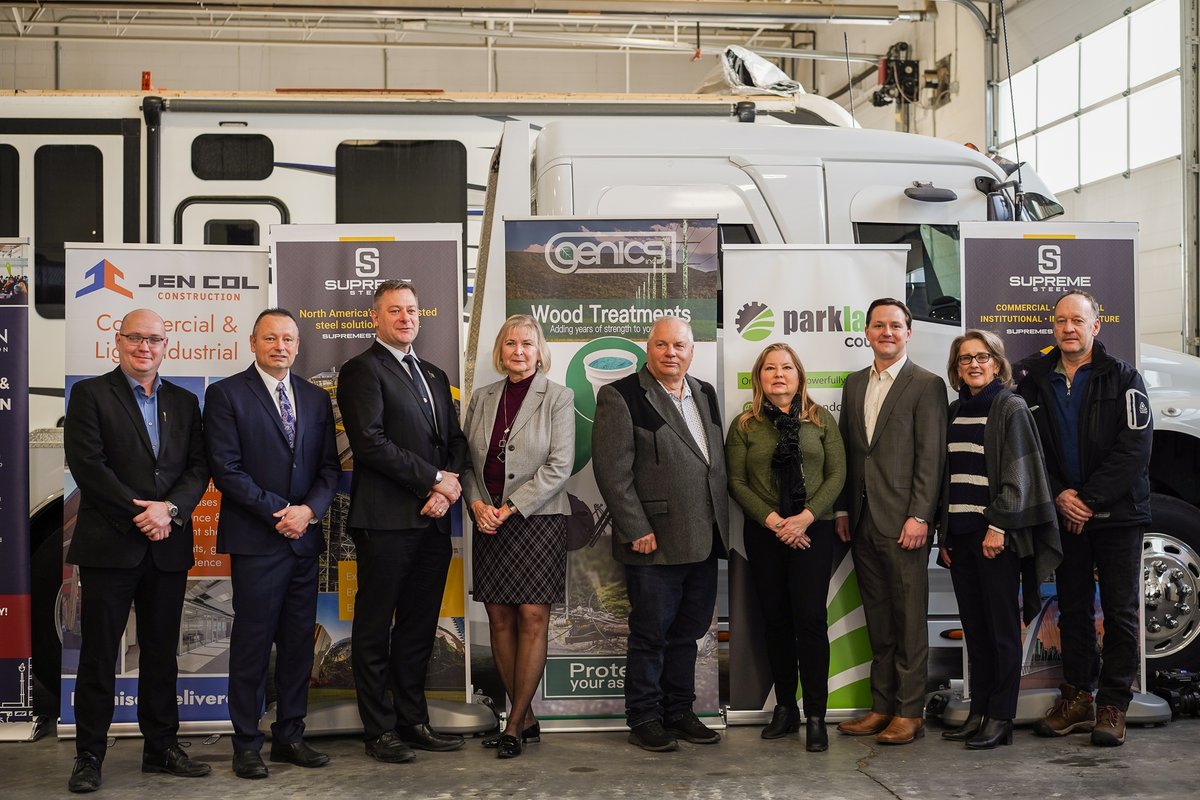 ParklandCounty's tweet photo. Exciting news from Acheson today! The Government of Alberta has announced $22.2 million to improve the safety of Hwy 16A &amp; Rge Rd 20. This is a great example of how residents &amp; elected officials can work together to achieve important goals. Read more:
https://t.co/jqtiXN6WEq https://t.co/Ngj86eq95Y