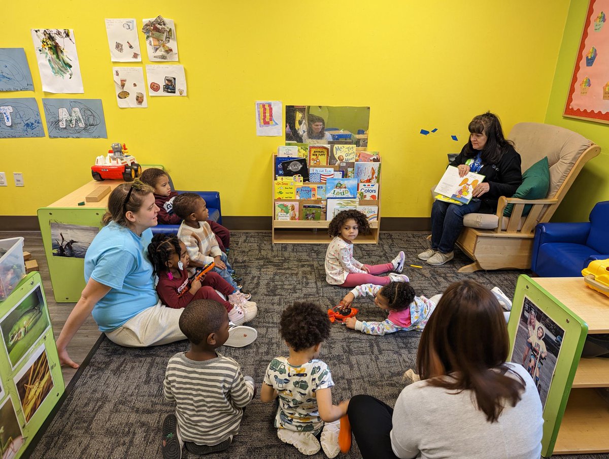eriefcu's tweet photo. Today, our #TeamAOK visited the St. Martin Early Learning Center and Grover Cleveland Elementary in celebration of Dr. Seuss’ Birthday &amp; "Read Across America"! Our crew read a variety of books and stressed that reading can be fun! Together, we can make a difference! 📖#eriefcu https://t.co/y0c62GyP4x