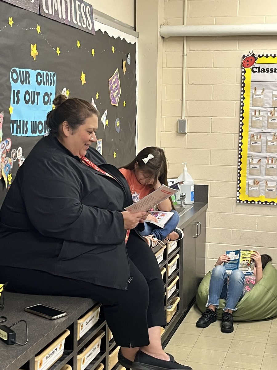 KristalWashin16's tweet photo. It’s Read Across America Day and our Mustangs are reading their hearts out! 📚❤️📚#ReadAcrossAmericaWeek2023 #AISDReads #AldineConnected #DEAR https://t.co/SZ9xgUlyca