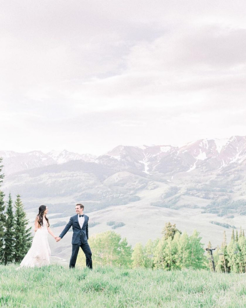 the beauty and majesty of mountains in the spring <3 can't wait to be back here #lovelykindTravels
.
.
.
.
#travelwedding #travelmua #destinationwedding #destinationmua #rockymountainmakeupartist #destinationbeautyteam #travelingmakeupartist #travelinghairstylist #coloradomakeupa